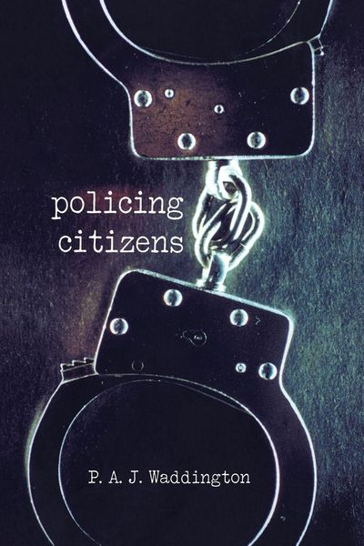 Produktbild: Policing Citizens