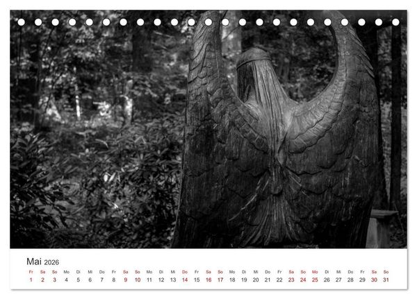 Produktbild: Wachgek&uuml;sst - Vom Zauber der Vergangenheit - S&uuml;dwestkirchhof Stahnsdorf (Tischkalender 2026 DIN A5 quer), CALVENDO Monatskalender