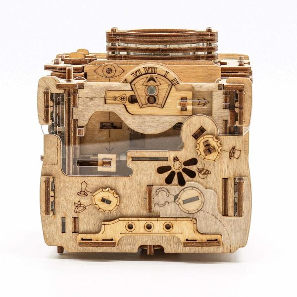 Produktbild: Cluebox - Escape Room in einer Box. Sherlock's Camera