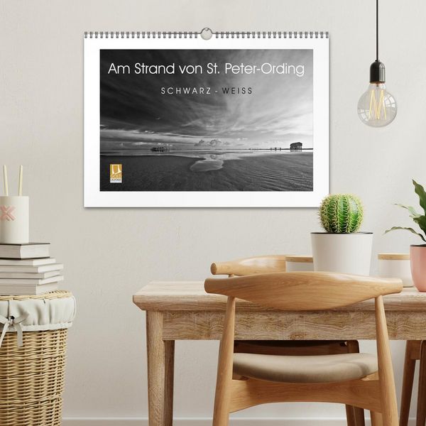 Produktbild: Am Strand von St. Peter-Ording SCHWARZ-WEISS (Wandkalender 2026 DIN A3 quer), CALVENDO Monatskalender