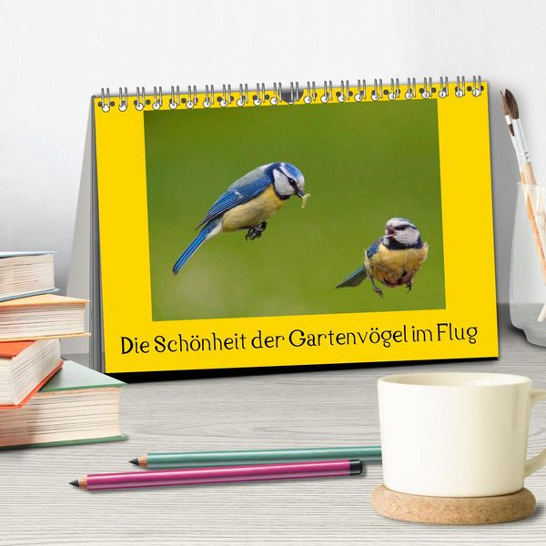 Produktbild: Die Sch&ouml;nheit der Gartenv&ouml;gel im Flug (Tischkalender 2026 DIN A5 quer), CALVENDO Monatskalender