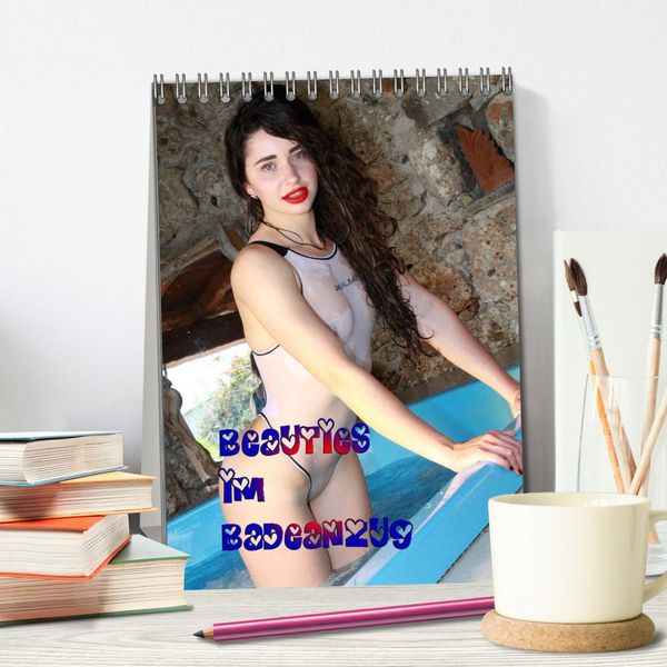 Produktbild: Beauties im Badeanzug (Tischkalender 2026 DIN A5 hoch), CALVENDO Monatskalender