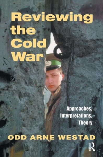 Produktbild: Reviewing the Cold War
