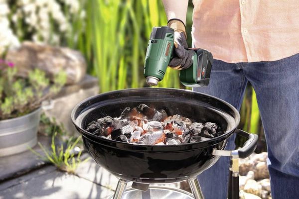 Produktbild: Bosch Home and Garden 06032A8000 EasyHeat 18V-500 Akku-Hei&szlig;luftgebl&auml;se