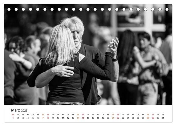 Produktbild: Tango Argentino - Paare beim Tanz auf &ouml;ffentlichen Pl&auml;tzen (Tischkalender 2026 DIN A5 quer), CALVENDO Monatskalender