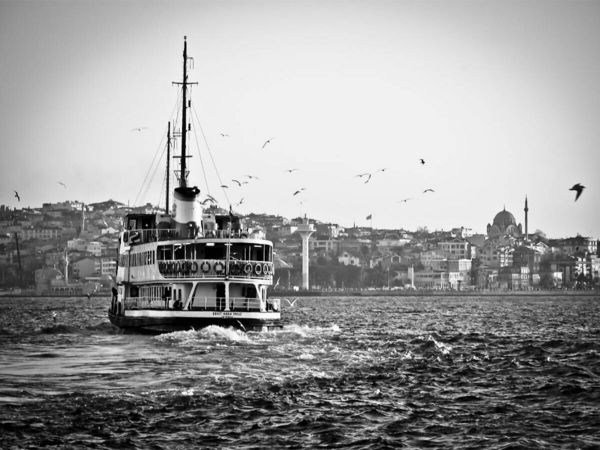 Produktbild: CALVENDO Puzzle Bosphorus F&auml;hre | 1000 Teile Lege-Gr&ouml;&szlig;e 64 &times; 48 cm Foto-Puzzle f&uuml;r gl&uuml;ckliche Stunden