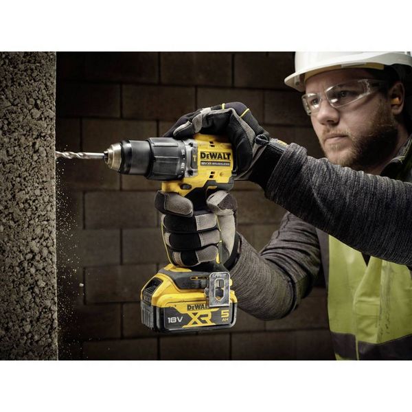 Produktbild: DEWALT DCD799P2T-QW 2-Gang-Akku-Schlagbohrschrauber inkl. 2. Akku, inkl. Ladeger&auml;t, inkl. Koffer