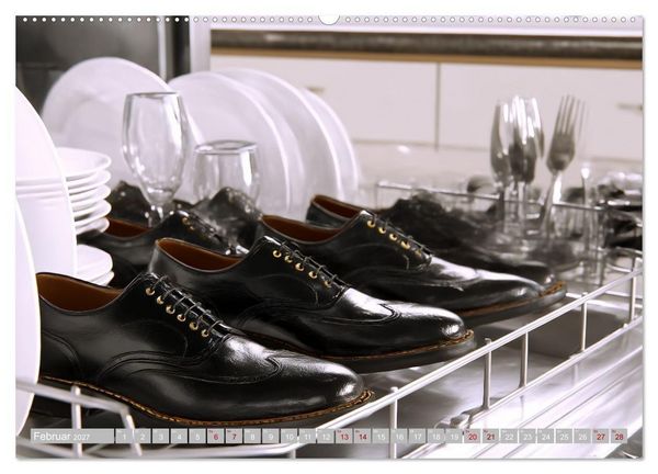 Produktbild: Schuh-verr&uuml;ckt. Pantoffel, Pumps und Co. im Ausnahmezustand (hochwertiger Premium Wandkalender 2027 DIN A2 quer), Kunstdruck in Hochglanz