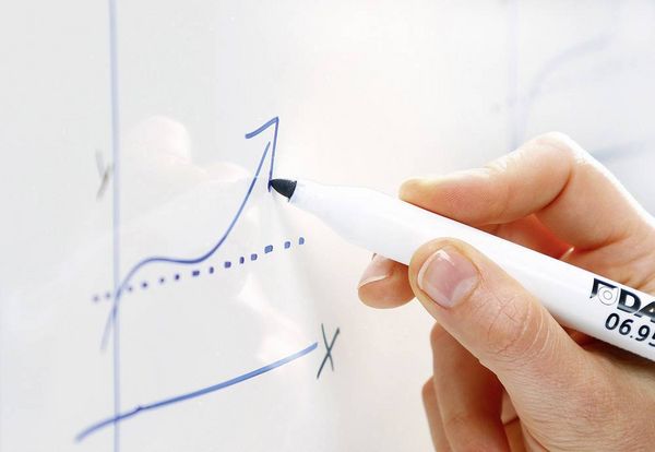 Produktbild: Dahle Whiteboard Basic Board 96150 (B x H) 600 mm x 450 mm Wei&szlig; lackiert Quer- oder Hochformat, Inkl. Ablageschale