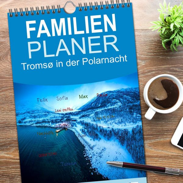 Produktbild: Familienplaner 2026 - Troms&oslash; in der Polarnacht mit 5 Spalten (Wandkalender, 21 x 45 cm) CALVENDO