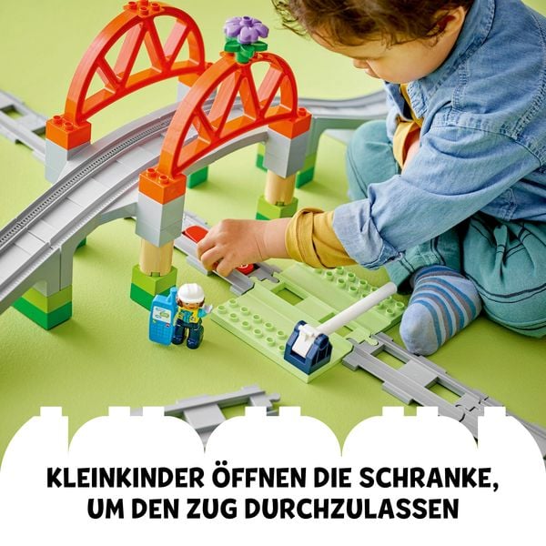 Produktbild: LEGO DUPLO Town 10426 Eisenbahnbr&uuml;cke und Schienen &ndash; Erweiterungsset