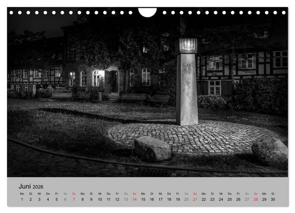 Produktbild: Hansestadt Stralsund bei Nacht (mit GPS-Koordinaten) (Wandkalender 2026 DIN A4 quer), CALVENDO Monatskalender