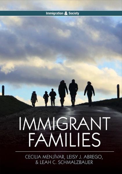 Produktbild: Immigrant Families