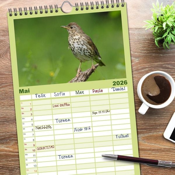 Produktbild: Familienplaner 2026 - V&ouml;gel mit 5 Spalten (Wandkalender, 21 x 45 cm) CALVENDO