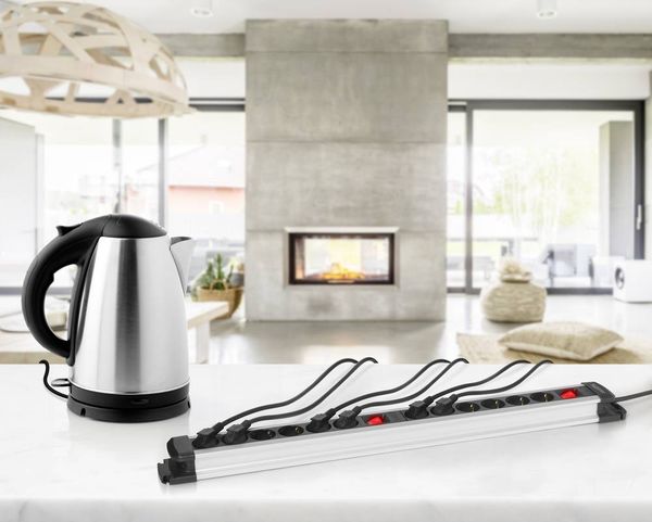 Produktbild: Sygonix SY-4538268 Steckdosenleiste mit Schalter 12fach Schwarz, Silber Schutzkontakt 1St.
