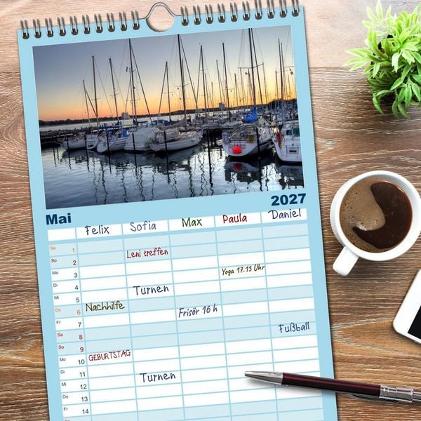Produktbild: Familienplaner 2027 - Timmendorfer Strand mit 5 Spalten (Wandkalender, 21 x 45 cm) CALVENDO