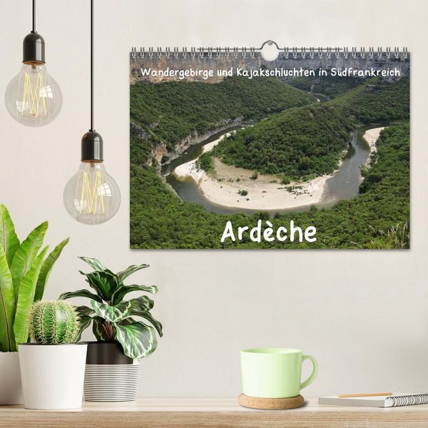 Produktbild: Ard&egrave;che &middot; Wandergebirge und Kajakschluchten in S&uuml;dfrankreich (Wandkalender 2026 DIN A4 quer), CALVENDO Monatskalender