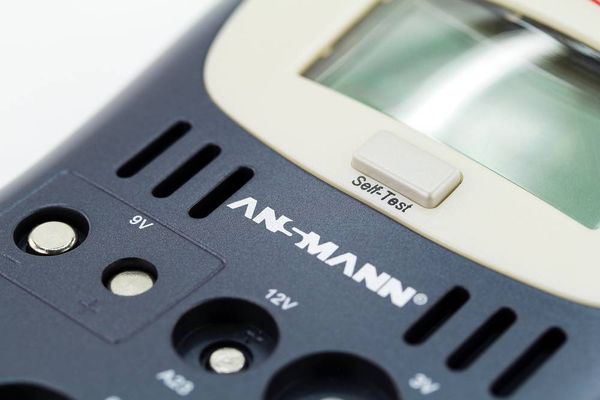 Produktbild: Ansmann Batterietester Energy-Check LCD Messbereich (Batterietester) 1,2 V, 1,5 V, 3 V, 9 V, 12 V Akku, Batterie 4000392