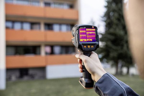 Produktbild: Testo 883-2 Set W&auml;rmebildkamera -30 bis 650&deg;C 27Hz WiFi, Touchscreen