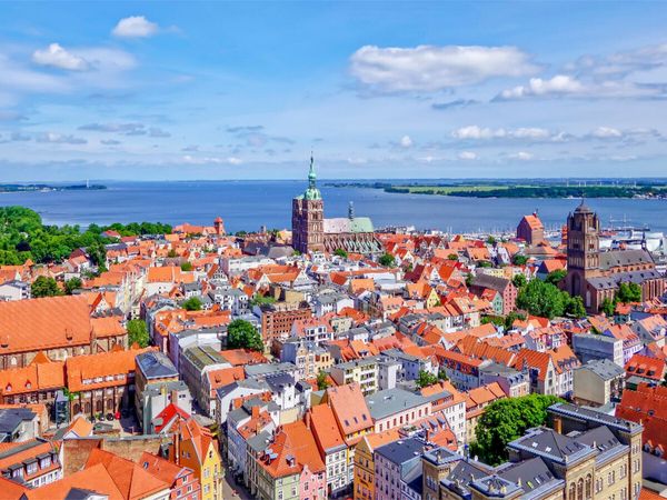 Produktbild: CALVENDO Puzzle Stralsund | 1000 Teile Lege-Gr&ouml;&szlig;e 64x48cm Foto-Puzzle f&uuml;r gl&uuml;ckliche Stunden
