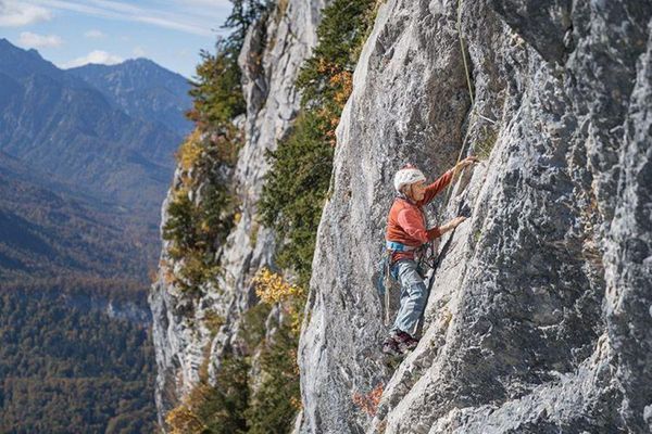 Produktbild: Mit fast 100 durch die Wand