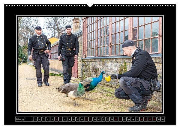 Produktbild: Schornsteinfeger &uuml;ber Berlin - Gl&uuml;cksblicke (Wandkalender 2027 DIN A2 quer), CALVENDO Monatskalender