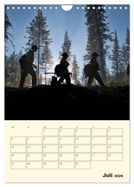 Produktbild: Feuerwehr - Warten auf den n&auml;chsten Einsatz (Wandkalender 2026 DIN A4 hoch), CALVENDO Monatskalender