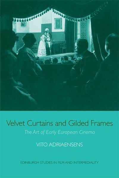 Produktbild: Velvet Curtains and Gilded Frames
