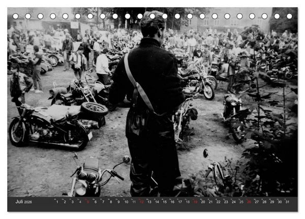 Produktbild: east Rider - Biker und Bikes aus der DDR (Tischkalender 2026 DIN A5 quer), CALVENDO Monatskalender