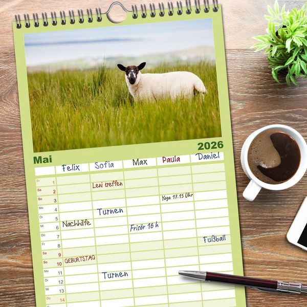 Produktbild: Familienplaner 2026 - Unter Schafen - Wegbegleiter auf Reisen mit 5 Spalten (Wandkalender, 21 x 45 cm) CALVENDO