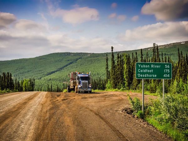 Produktbild: CALVENDO Puzzle Ein Motiv aus dem Kalender US Cars & Trucks in Alaska / CH-Version | 1000 Teile Lege-Gr&ouml;&szlig;e 64x48cm Foto-Puzzle f&uuml;r gl&uuml;ckliche Stunden