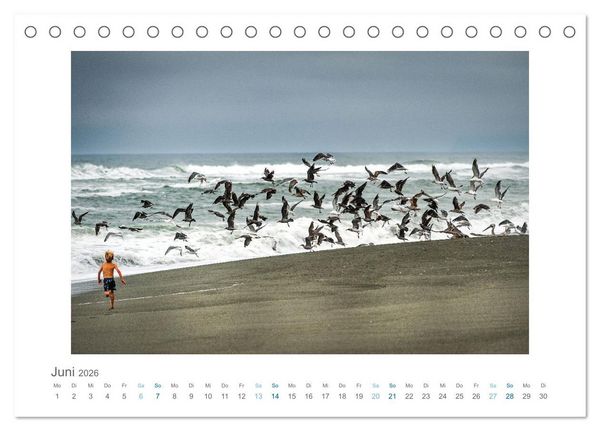 Produktbild: Street Moments (Tischkalender 2026 DIN A5 quer), CALVENDO Monatskalender