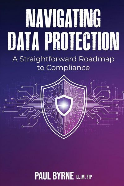 Produktbild: Navigating Data Protection