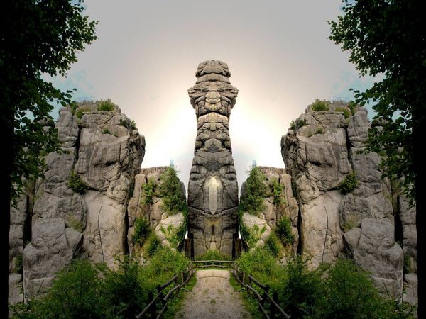 Produktbild: CALVENDO Puzzle Spiegelwelten - W&auml;chter Externsteine | 1000 Teile Lege-Gr&ouml;&szlig;e 64x48cm Foto-Puzzle f&uuml;r gl&uuml;ckliche Stunden