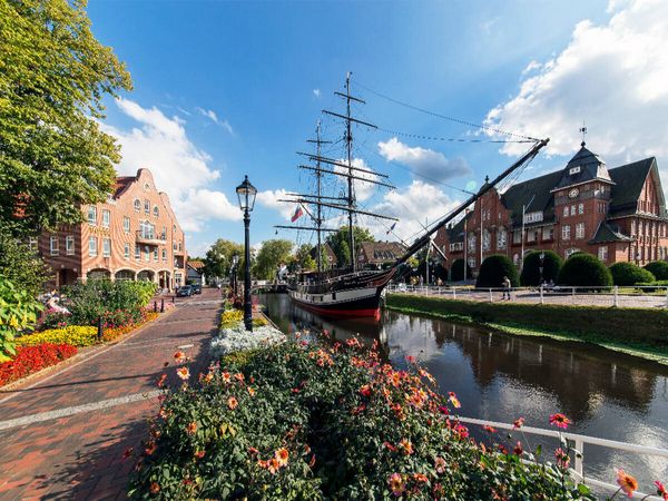 Produktbild: CALVENDO Puzzle Papenburg | 1000 Teile Lege-Gr&ouml;&szlig;e 64x48cm Foto-Puzzle f&uuml;r gl&uuml;ckliche Stunden