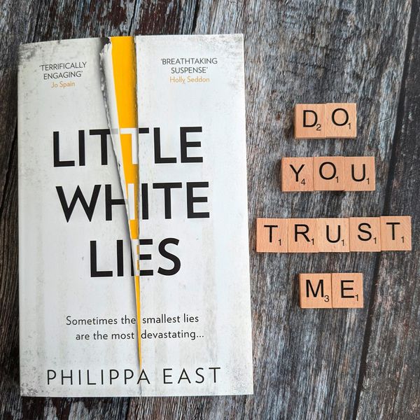 Produktbild: Little White Lies