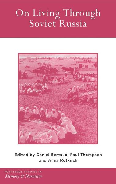 Produktbild: On Living Through Soviet Russia