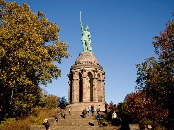 Produktbild: CALVENDO Puzzle Das Hermannsdenkmal nahe Detmold | 1000 Teile Lege-Gr&ouml;&szlig;e 64x48cm Foto-Puzzle f&uuml;r gl&uuml;ckliche Stunden