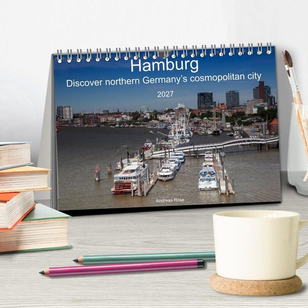 Produktbild: Hamburg.Discover northern Germany&rsquo;s cosmopolitan city (Desk Calendar 2027 DIN A5 landscape), CALVENDO 12 Month DeskCalendar