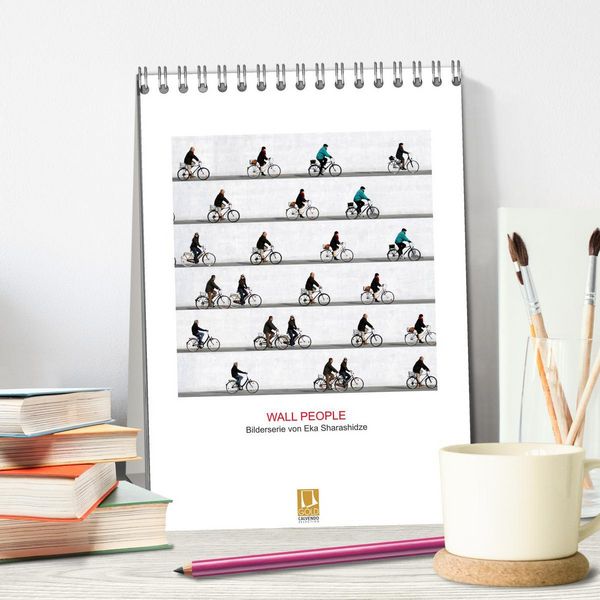 Produktbild: Wall People - Bilderserie von Eka Sharashidze (Tischkalender 2026 DIN A5 hoch), CALVENDO Monatskalender