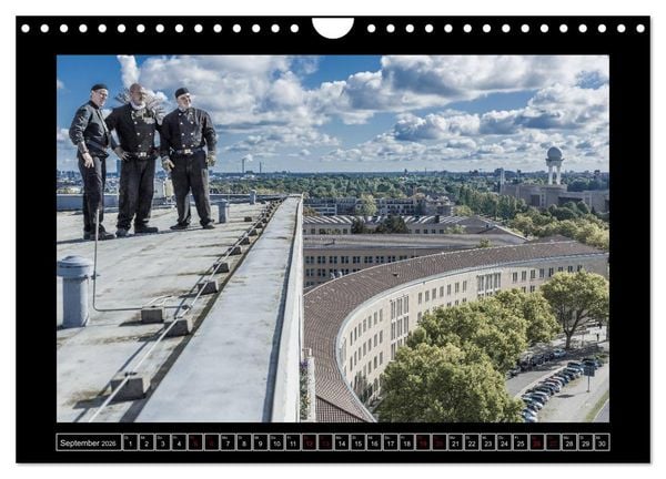 Produktbild: Schornsteinfeger &uuml;ber Berlin 2026 (Wandkalender 2026 DIN A4 quer), CALVENDO Monatskalender