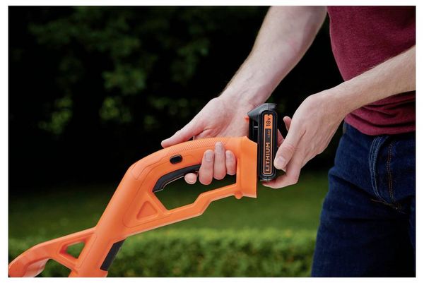 Produktbild: Black & Decker Akku Akku-Rasentrimmer inkl. Akku, inkl. Ladeger&auml;t, H&ouml;henverstellbarer Griff 18 V Schnittbreite (max.): 25 cm