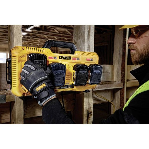 Produktbild: DEWALT DCB104 Schnellladeger&auml;t DCB104-QW