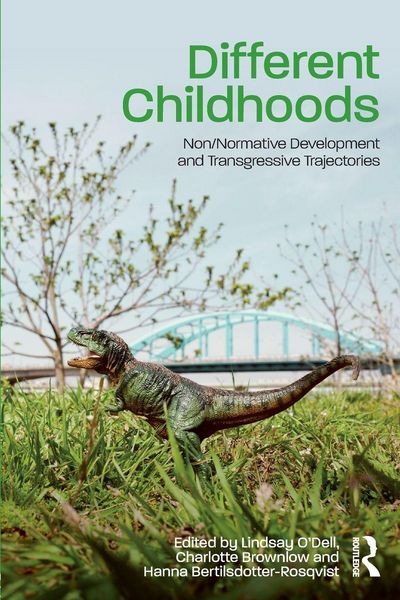 Produktbild: Different Childhoods
