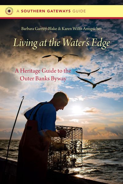 Produktbild: Living at the Water's Edge