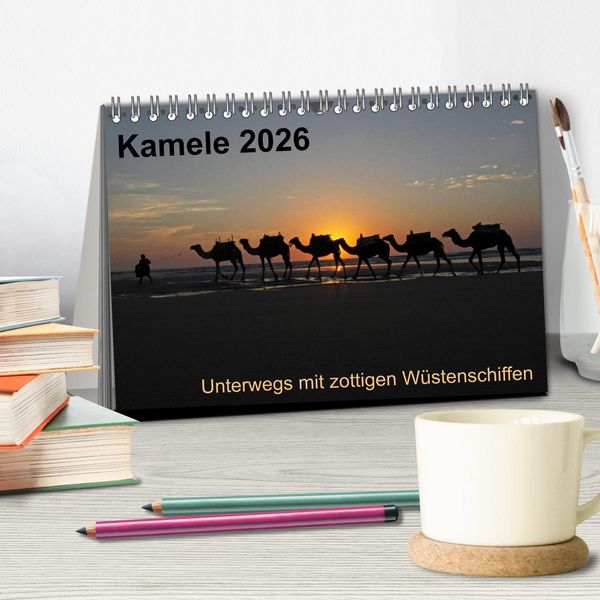Produktbild: Kamele 2026 - Unterwegs mit zottigen W&uuml;stenschiffen (Tischkalender 2026 DIN A5 quer), CALVENDO Monatskalender