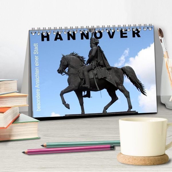 Produktbild: Hannover - besondere Ansichten einer Stadt (Tischkalender 2026 DIN A5 quer), CALVENDO Monatskalender