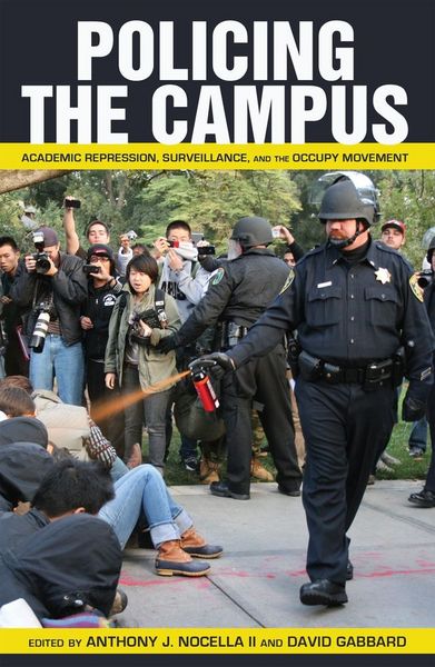Produktbild: Policing the Campus