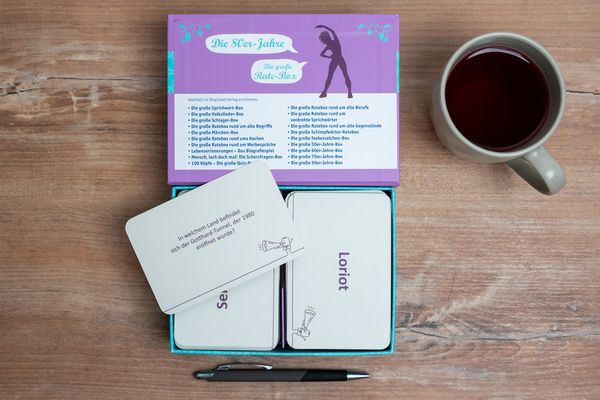 Produktbild: Das gro&szlig;e 80er-Jahre-Quiz. Das Spiel f&uuml;r Senioren rund um die 80er Jahre. Spiele-Box mit 100 Karten