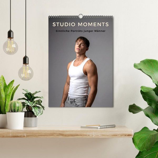 Produktbild: Studio Moments - Sinnliche Portr&auml;ts junger M&auml;nner (Wandkalender 2027 DIN A3 hoch), CALVENDO Monatskalender